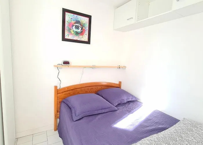 Close To The Port And The Beach! *